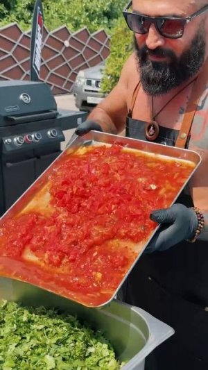 Аджапсандал в самом большом угольном гриле на 150 человек