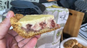 Один из моих самых любимых пирогов! Мягкое нежное тесто, много творожной начинки и ягодки.