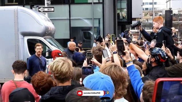 Человек-паук.Совершенно новый день.