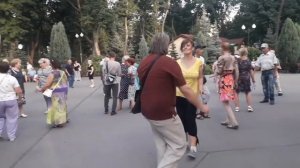 А птицы улетают на юг!!!💃🌹Танцы в парке Горького!!! 💃🌹Харьков 2021 - 720