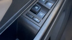 Как заменить кнопку стеклоподъемника на Лада Веста, ничего не разбирая