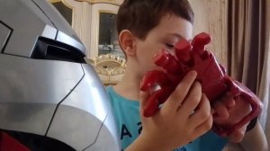 обзор на перчатку железного человека