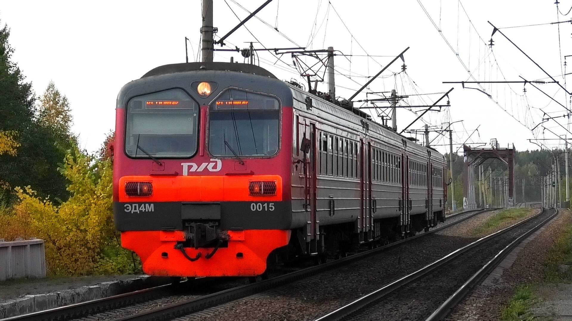 ЭД4М-0015 сообщением Нижний Тагил — Керамик делает остановку на о.п. Шайтанка смотреть онлайн