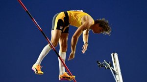 Дюплантис установил очередной мировой рекорд в прыжках с шестом