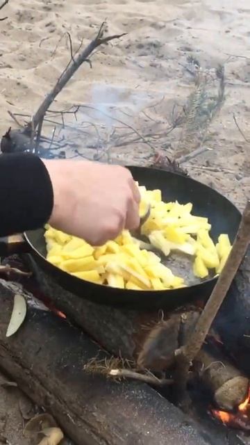 Ужин на реке