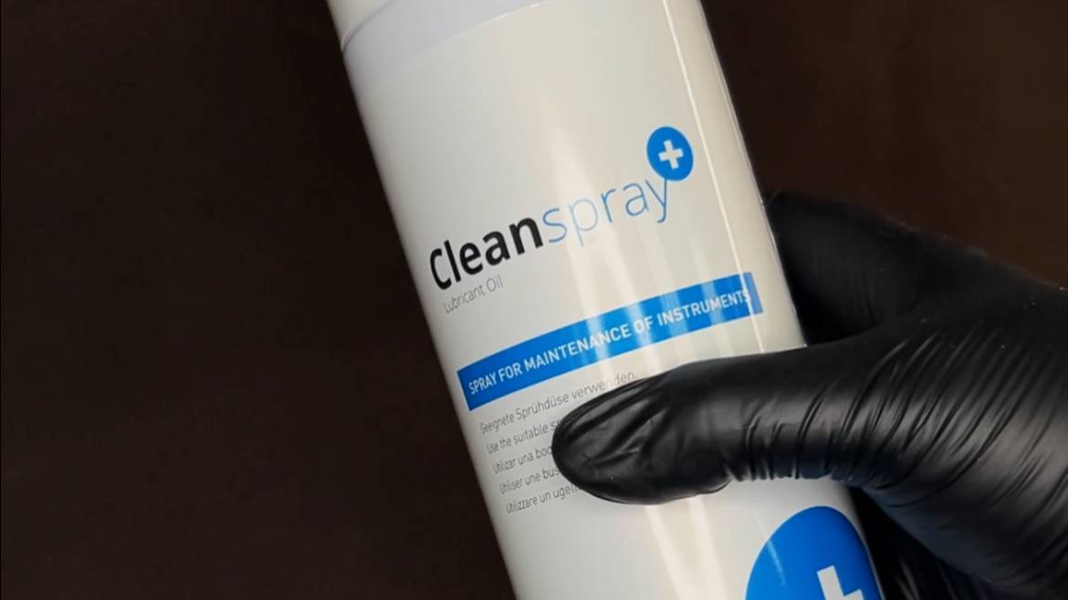 Роль спрея в Ручном блоке с функцией пылесоса