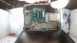 Ноутбук Acer Aspire Es1-523 N16C2 Разборка чистка и замена термопасты