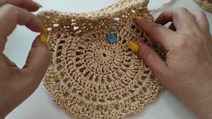 СП Дама сдавала в багаж. Август. Сумочка из рафии.