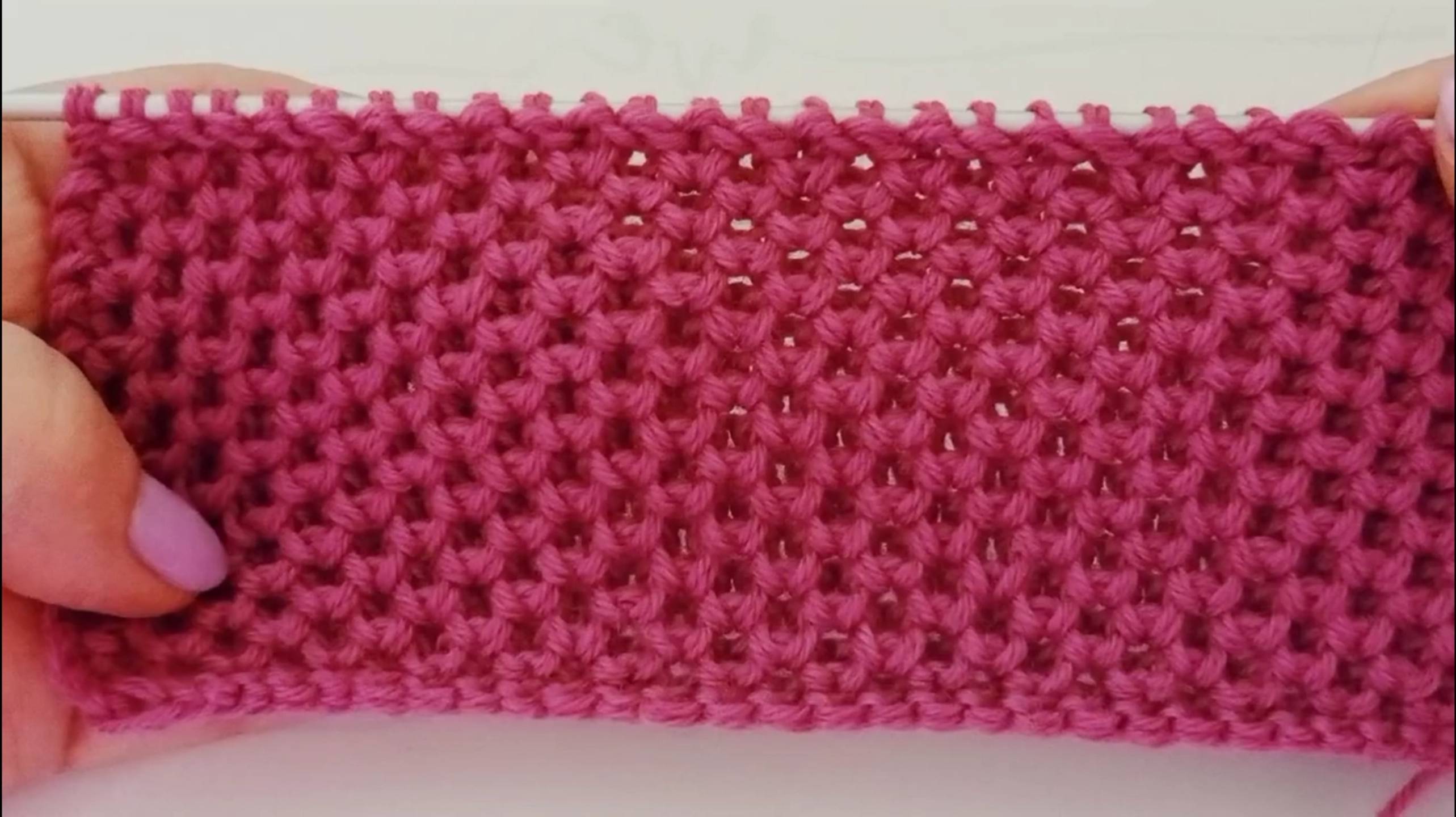 Красивый, плотный, рельефный узор спицами. смотреть онлайн