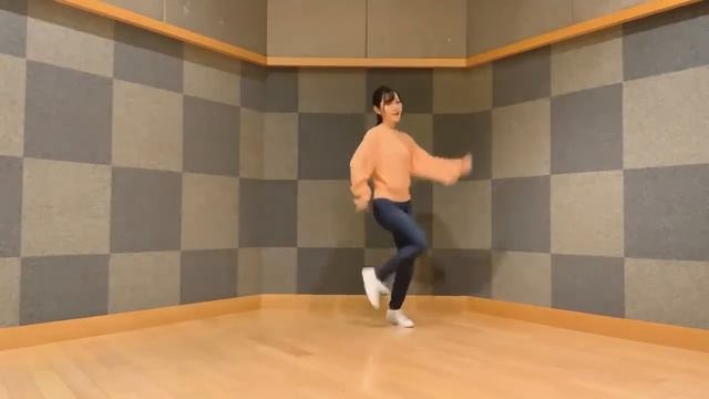 Happy Synthesizer dance tutorial смотреть онлайн