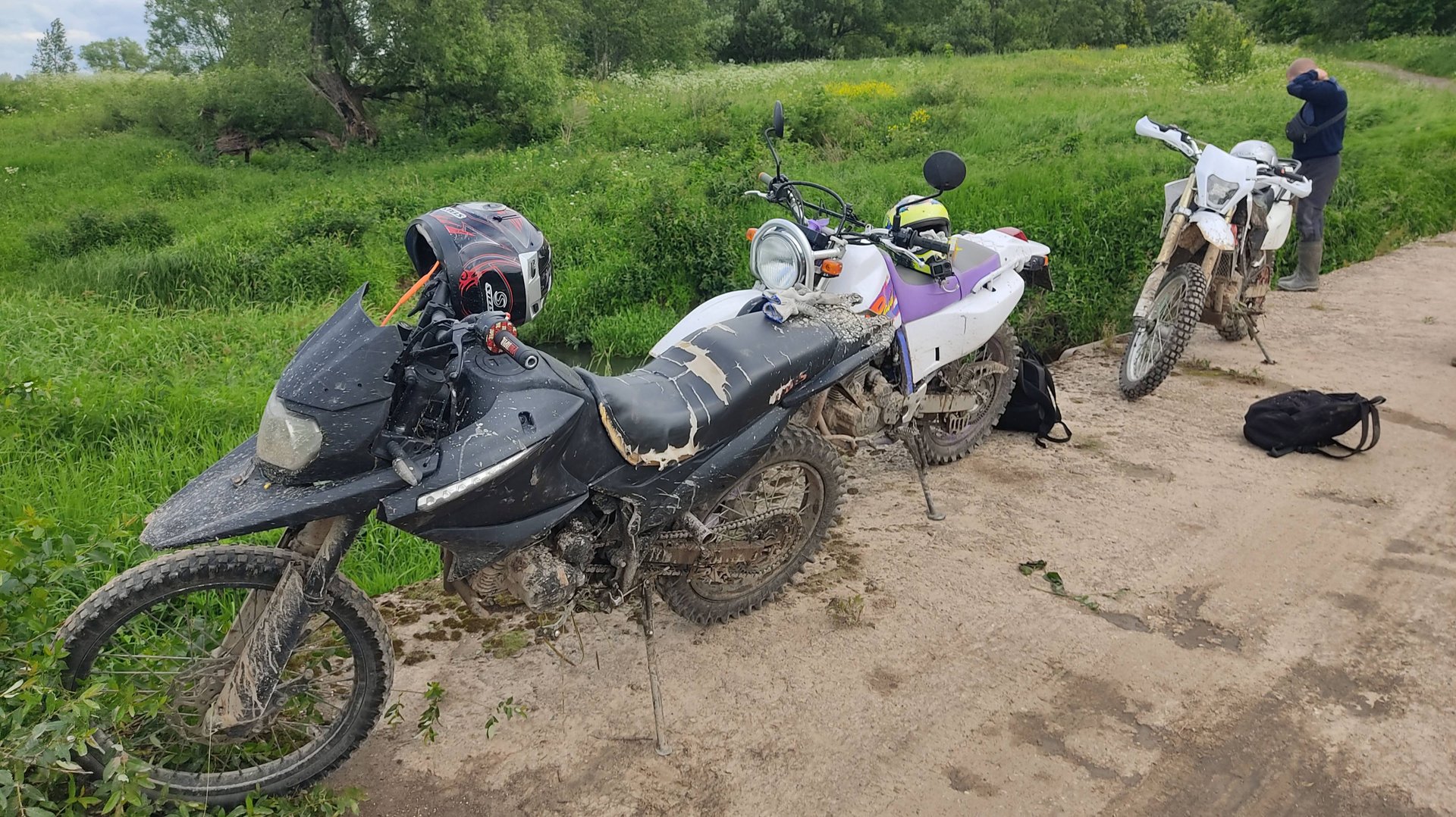 Эндуро выезд по тверским дорогам на Ямахе - полевые дороги смотреть онлайн