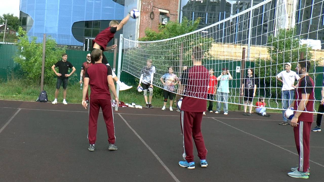 Волейбол. Поздравление с Днём города и Днём физкультурника от Василия Алексеевича Галицкова смотреть онлайн