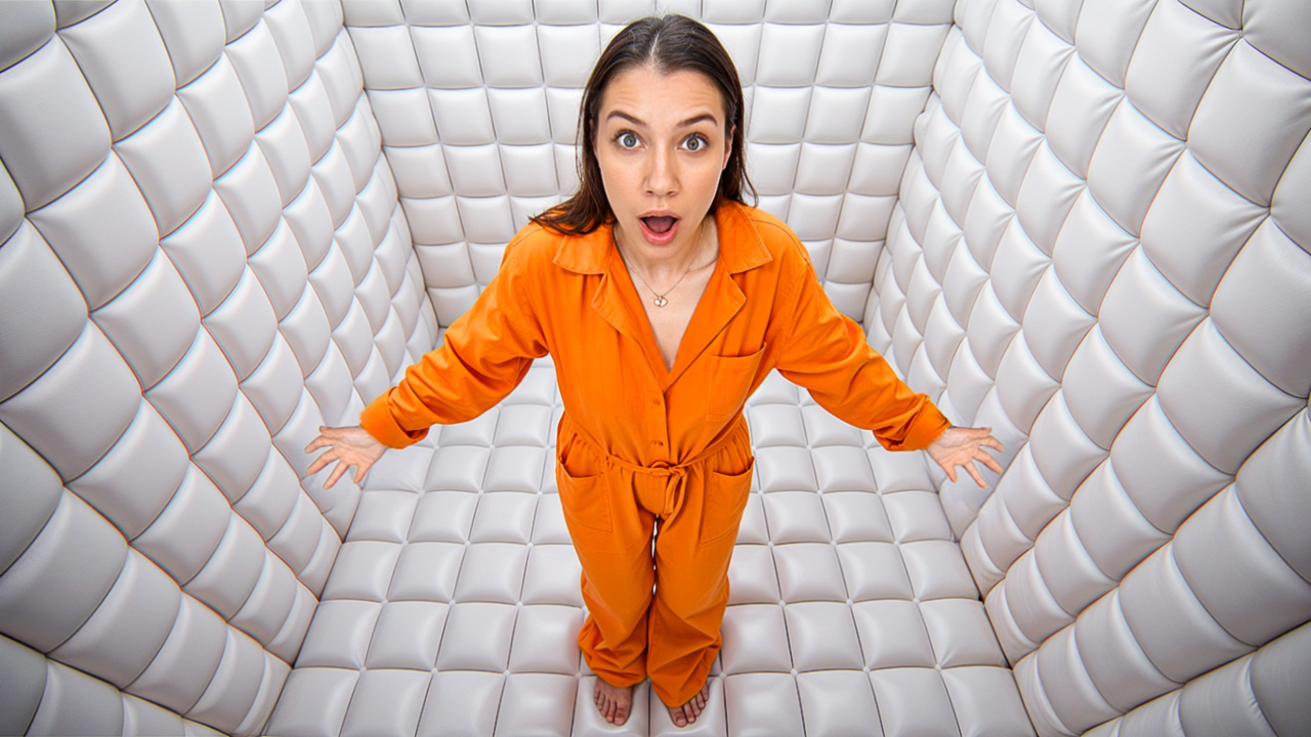 24 ЧАСА В ПУСТОЙ КОМНАТЕ / Вики Шоу смотреть онлайн