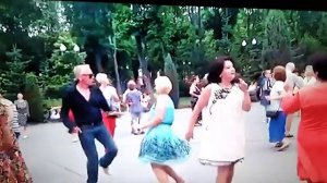 С розою красивою - 1080