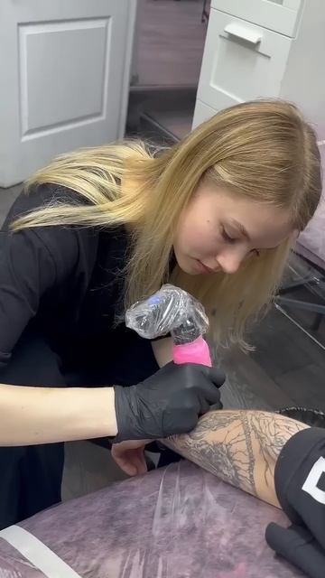 Будни в тату студии Пунктир Тату