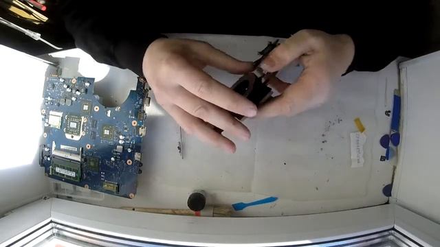 Ноутбук Samsung R525 Model R525L Разборка чистка и замена термопасты смотреть онлайн