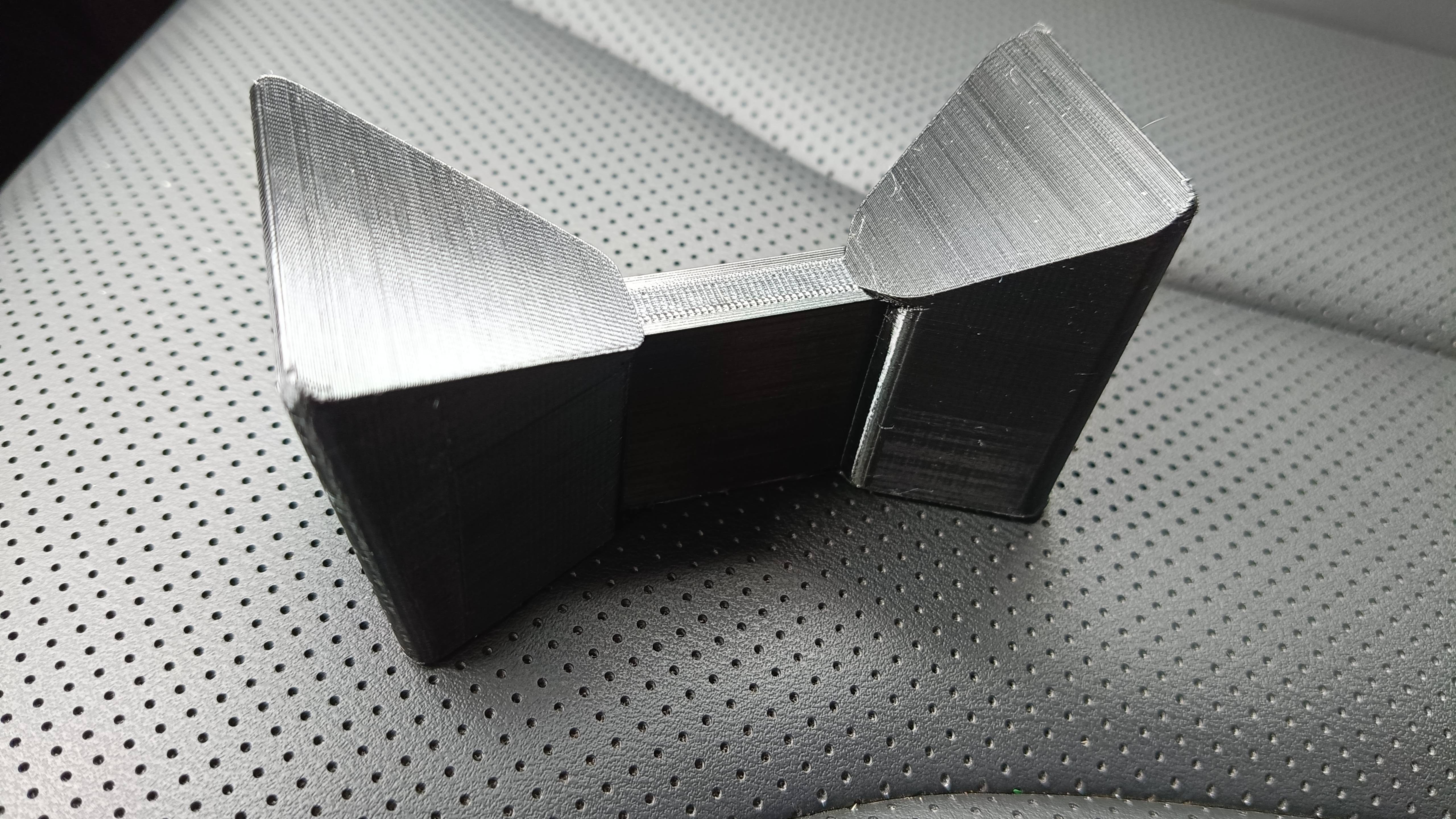 Перегородка для подстаканника Haval H3