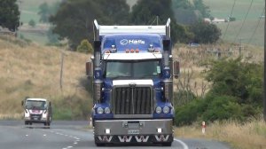 Подборка крутых траков.