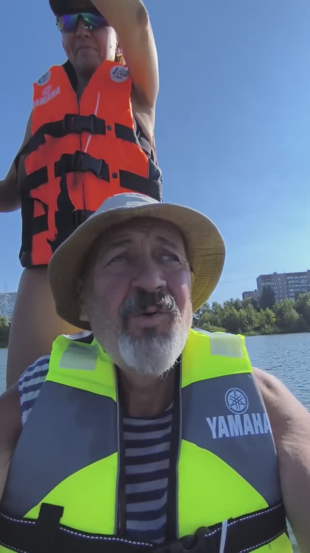 Прогулка на сап-борде ранним утром в субботу