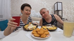 Мукбанг всё ОБСУДИЛИ и немного ОБМЫЛИ нашу новую КУХНЮ) Пицца, нагетсы и картошка на ужин)