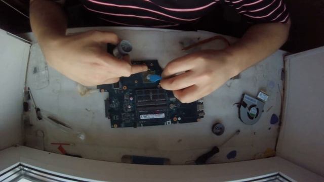 Ноутбук Acer E5-521 Series Model Z5WAE Разборка замена термопасты смотреть онлайн