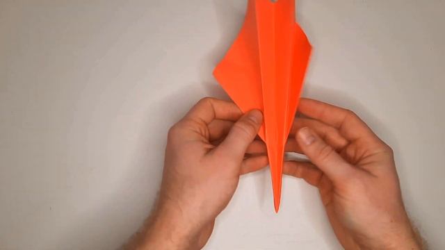 Papierflieger Falten Der Weit Fliegt Basteln. Beste Papierflieger Der Welt Einfach Bauen