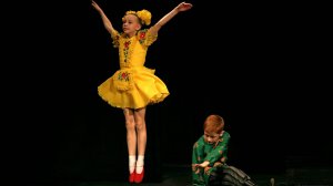 «ГУСИ-ГУСЕНЯТА», Ансамбль «Школьные годы». «GEESE-GOOSENS», Ensemble «School Years».