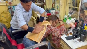 Массаж головы   от индийского парикмахера старой школы Бенни