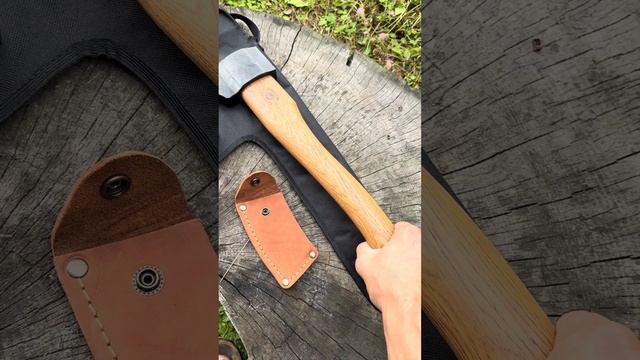 Кованый трёхслойный топор Плотник с бойком из супер стали 10ХНФ смотреть онлайн