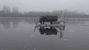Перевозим ГАЗ 66 на пароме. Очень опасно