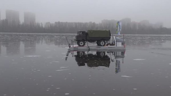 Перевозим ГАЗ 66 на пароме. Очень опасно