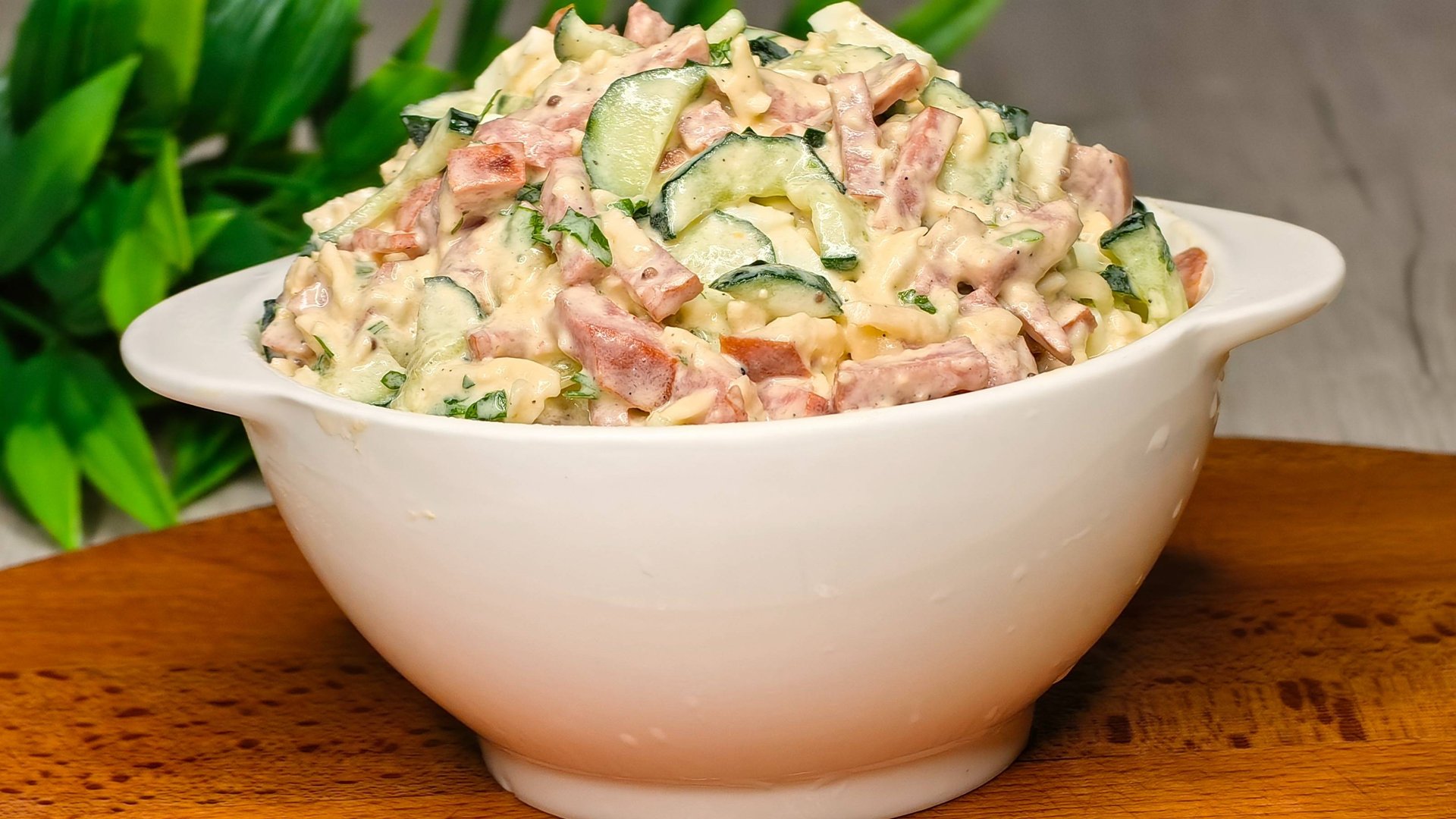 Этот САЛАТ СРАЗУ покорил! Салат "Столичный" за 5 минут!Все обалдели, когда попробовали.Очень вкусно смотреть онлайн