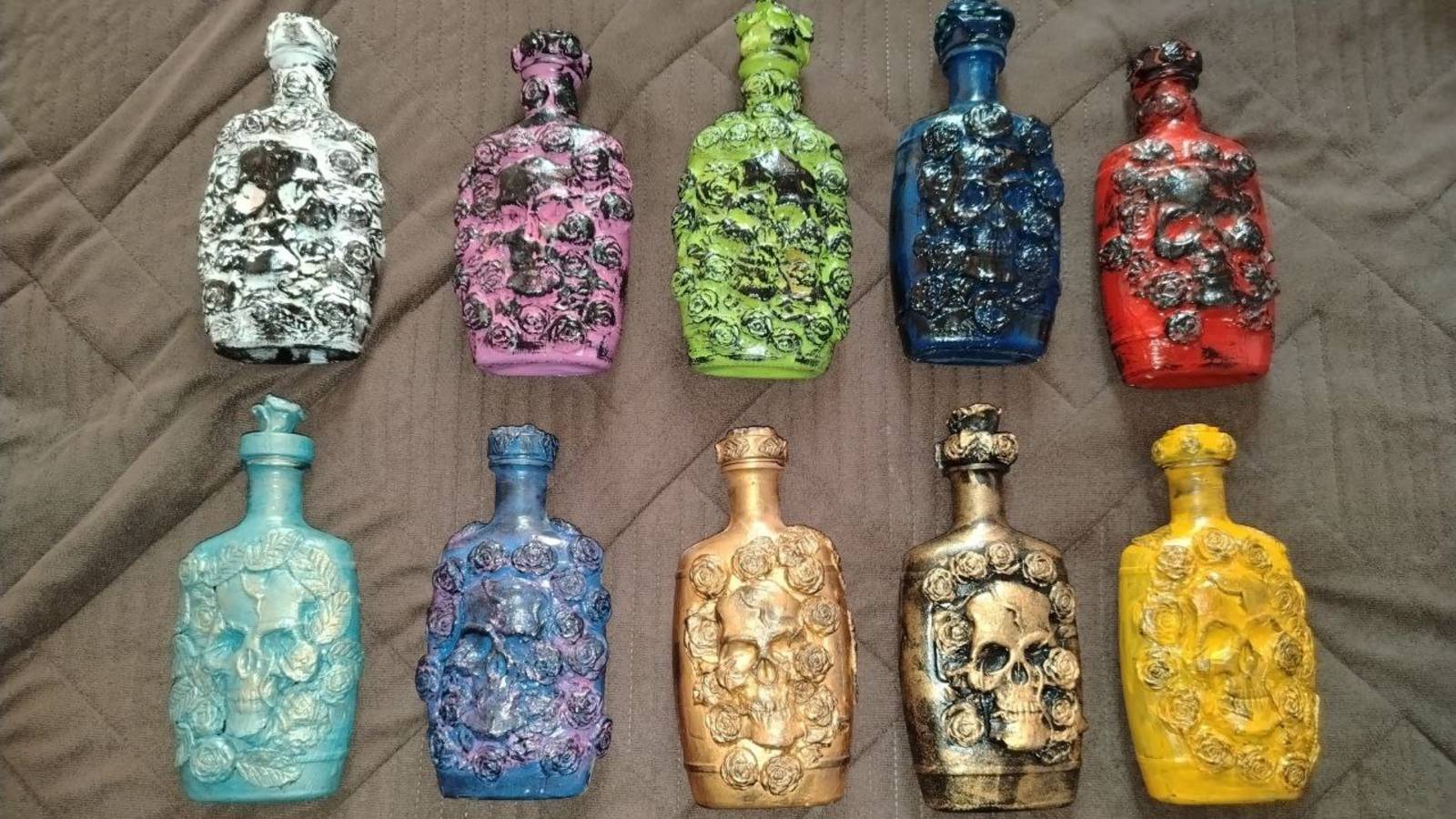 Видео коллекционных бутылок семейства Череп