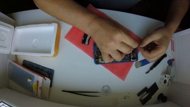 Смартфон Xiaomi Mi 9T Разборка и замена экрана, Xiaomi Mi 9T Disassembly and screen replacement смотреть онлайн