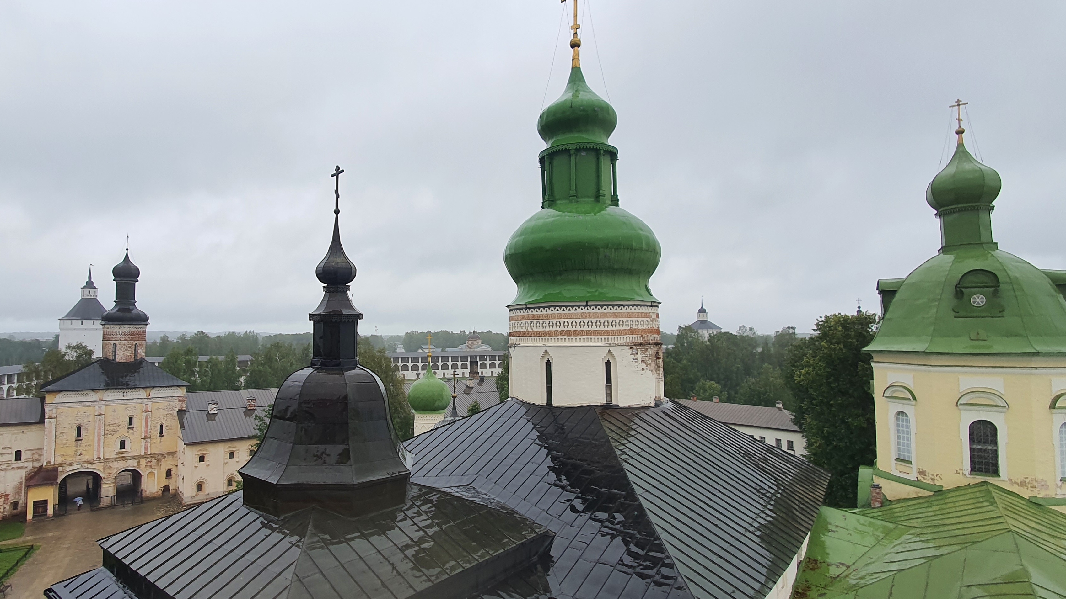 Кирилло-Белозерский монастырь комплекс, который включает Большой Успенский мон-рь. Основан в 1397 г. смотреть онлайн