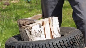 Как колоть дрова, чтобы они не разлетались в стороны: используем покрышки