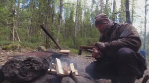 Трофеи на жерлицы. Жизнь в тайге. Готовим вкусное блюдо. Рыбалка на удочку на речном пороге.