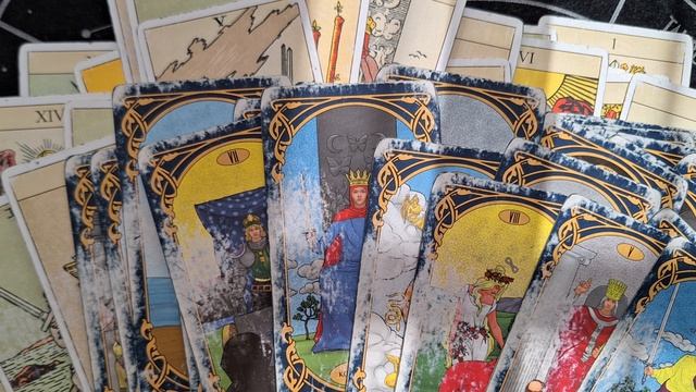 ТАРО В ПОМОЩЬ