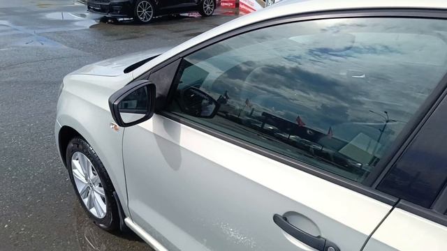 Volkswagen Polo 1,6 л. Бензин МКПП (105 л.с.) 2011 смотреть онлайн