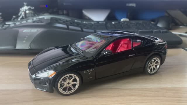 Обзор модели Maserati Granturismo от Bburago смотреть онлайн