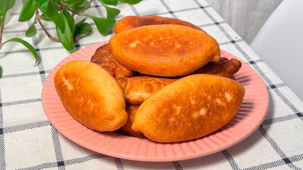 Пирожки с картошкой. Рецепт от бабушки, проверенный временем. Тесто для жареных или печеных пирожков смотреть онлайн