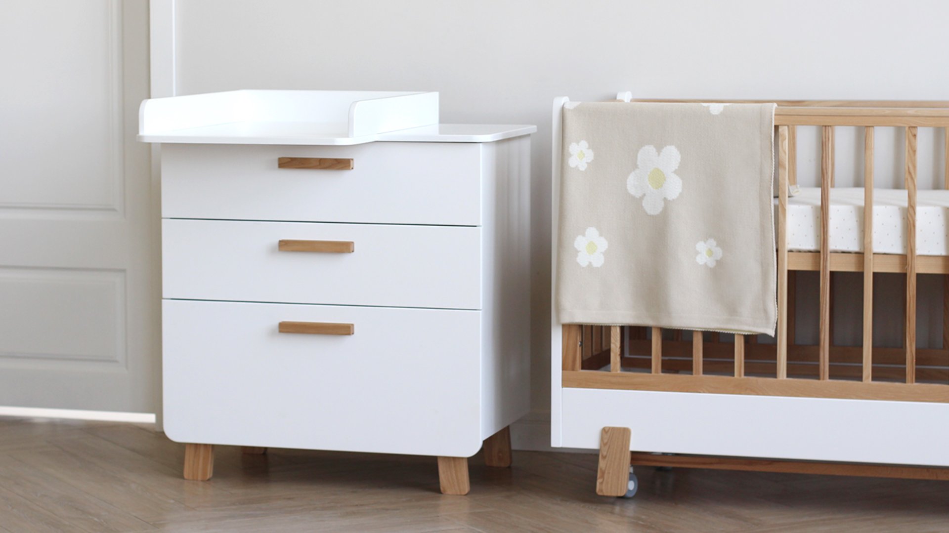 Видео - инструкция к сборке комода SCANDI с пеленальным столиком смотреть онлайн