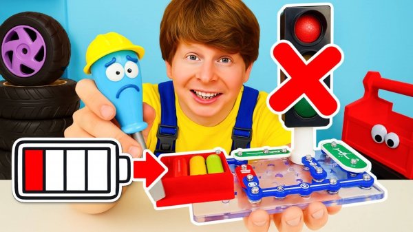 Авария у школы! Робокар Полли и Саша спешат на помощь со светофором!