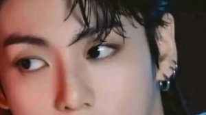 "Ангел-хранитель Чонгука" 😇💜