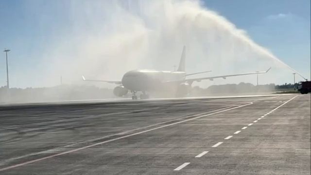 Стартовало прямое авиасообщение между Санкт-Петербургом и Сухумом смотреть онлайн