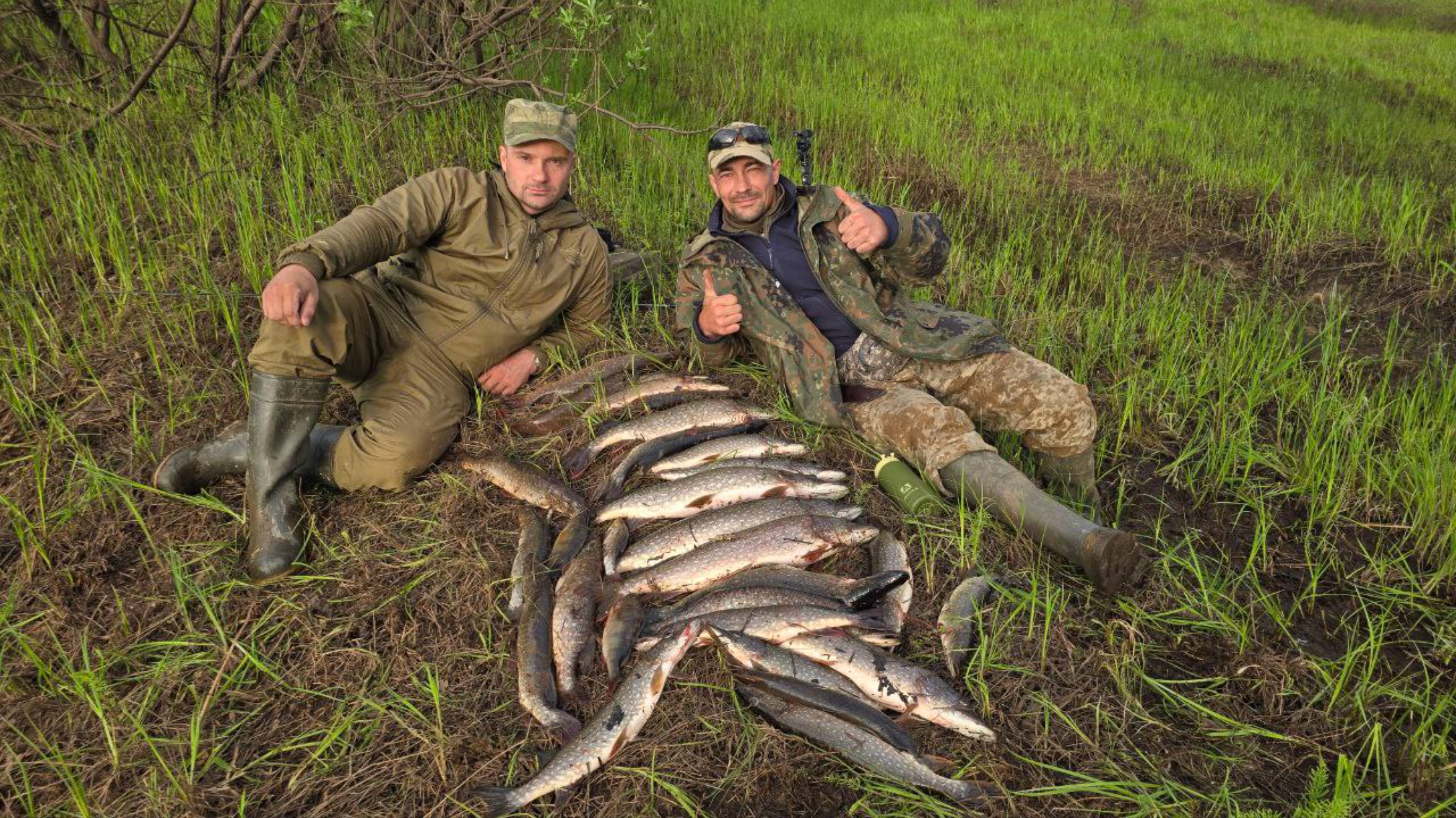 НЕ ЗРЯ ПРИШЛИ СЮДА! ПОЙМАЛИ УДАЧУ ЗА ХВОСТ / ЗА ЧАС 30 КИЛОГРАММ ЩУКИ НА СПИННИНГ. РЫБАЛКА НА ОЗЕРЕ