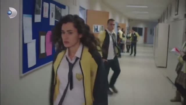 Керем и Зейнеп Страдаем и любим смотреть онлайн