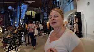 Упакованные грёзы. Мода ар-деко из собрания Государственного Эрмитажа. Индиец на выставке.