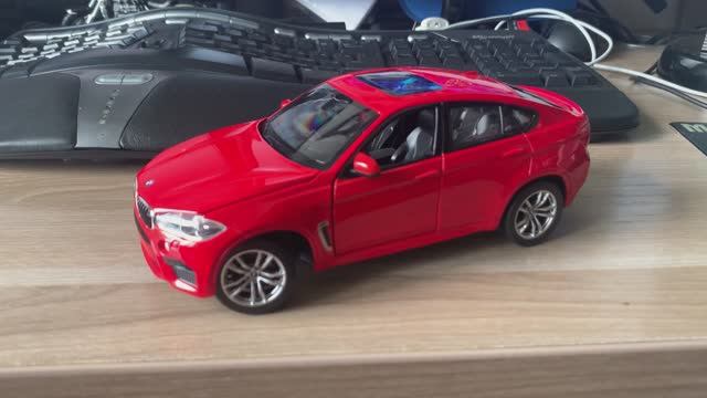Обзор модели BMW X6M от Rastar смотреть онлайн