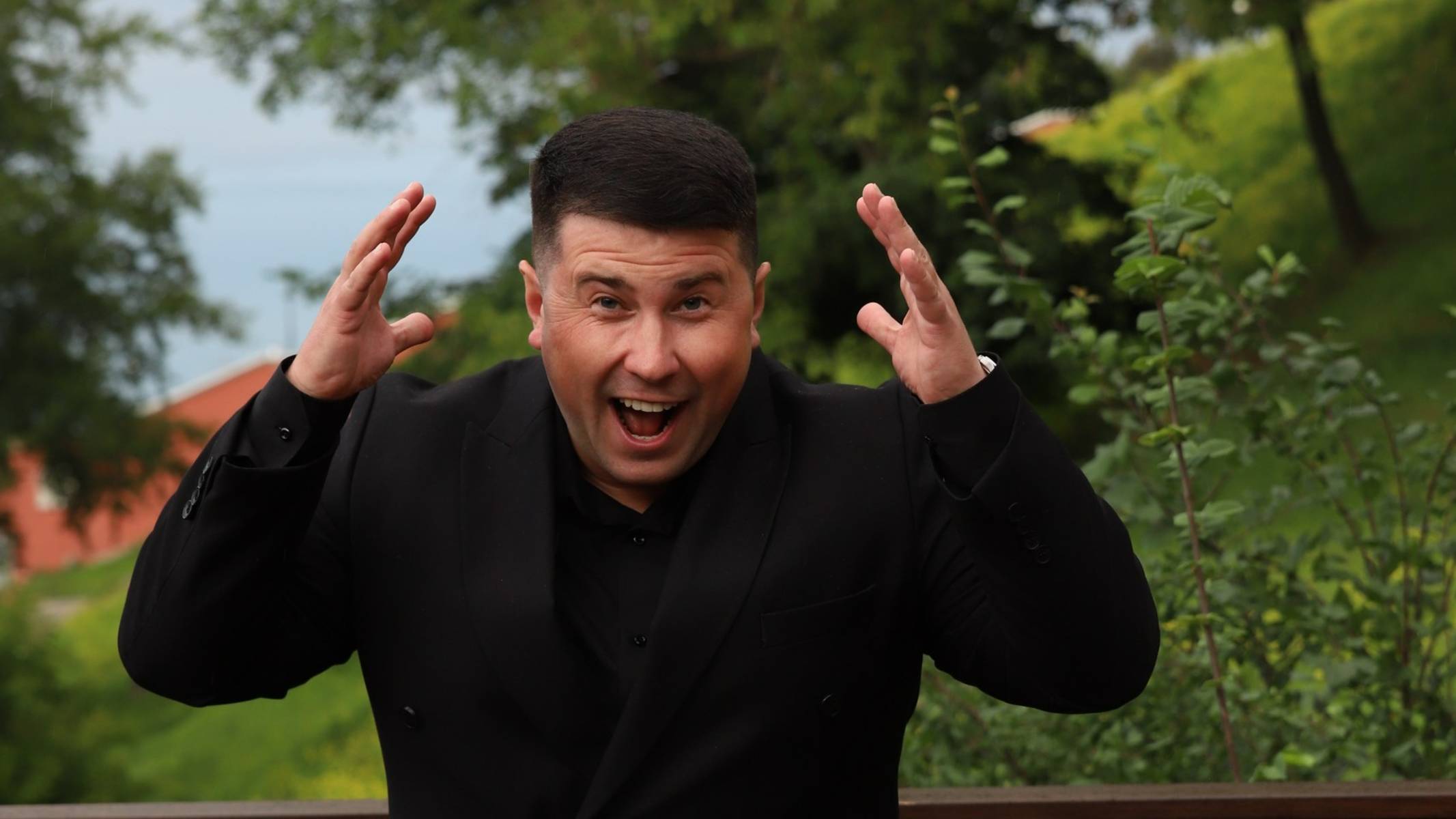 Ведущий на выпускной Андрей Наумов! Промо ролик.